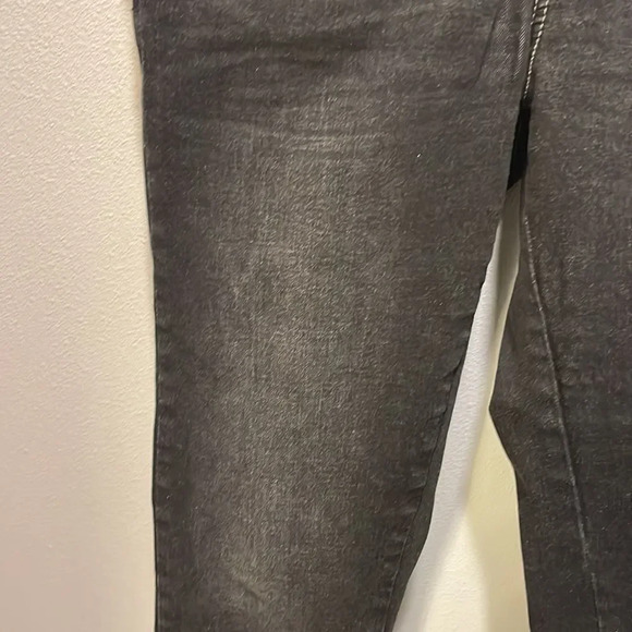 universal Standard woman’s black jeans - Picture 4 of 9